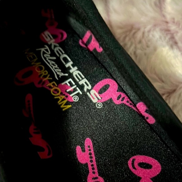 Skechers Black Slip-On Loafers for Everyday Comfort - Picture 14 of 16